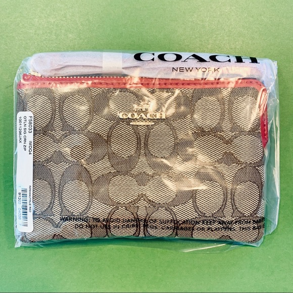 BNWT Coach Corner Zip Wristlet Wallet - Picture 4 of 6